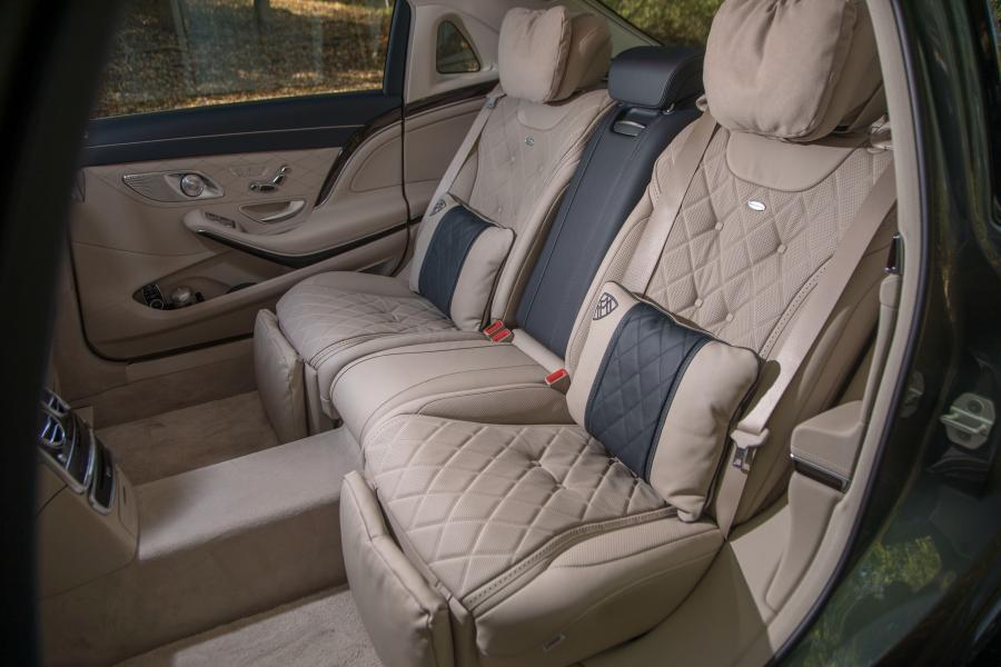 Интерьер Mercedes-Maybach S560 4Matic (X222) 2017 года  (NA) (фото 7 из 22)